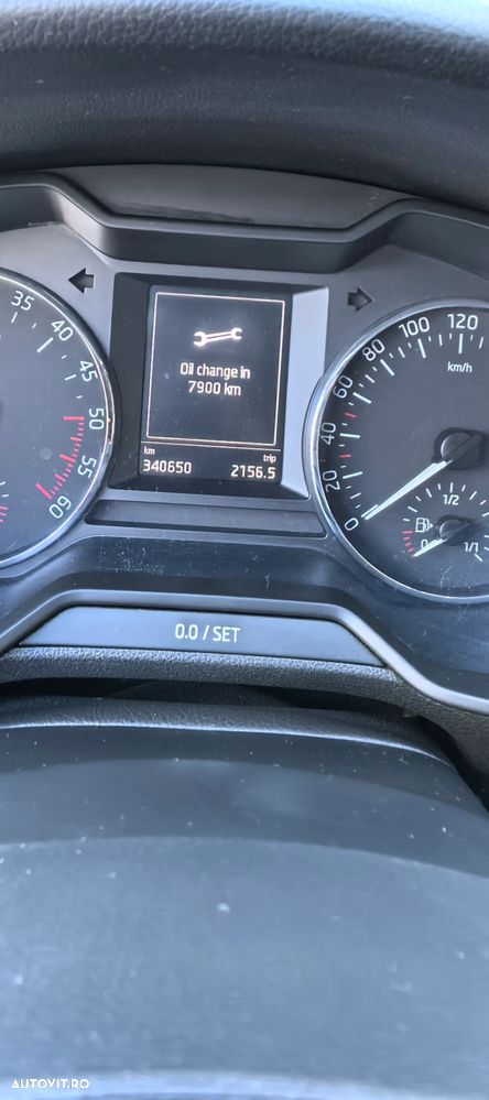 Skoda Octavia 1.6 TDI AMBITION DSG - 4