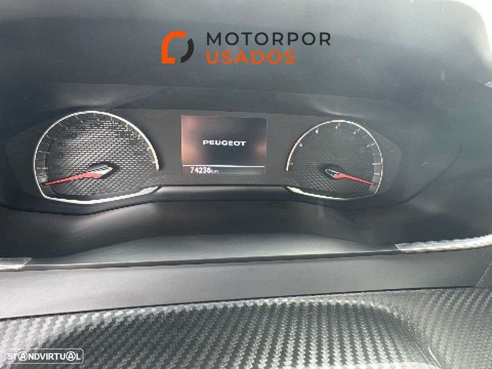 Peugeot 2008 1.2 PureTech Active Pack - 12