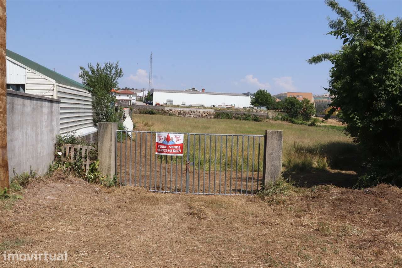 Lote de Terreno  Venda em Lustosa e Barrosas (Santo Estêvão),Lousada - Grande imagem: 3/8