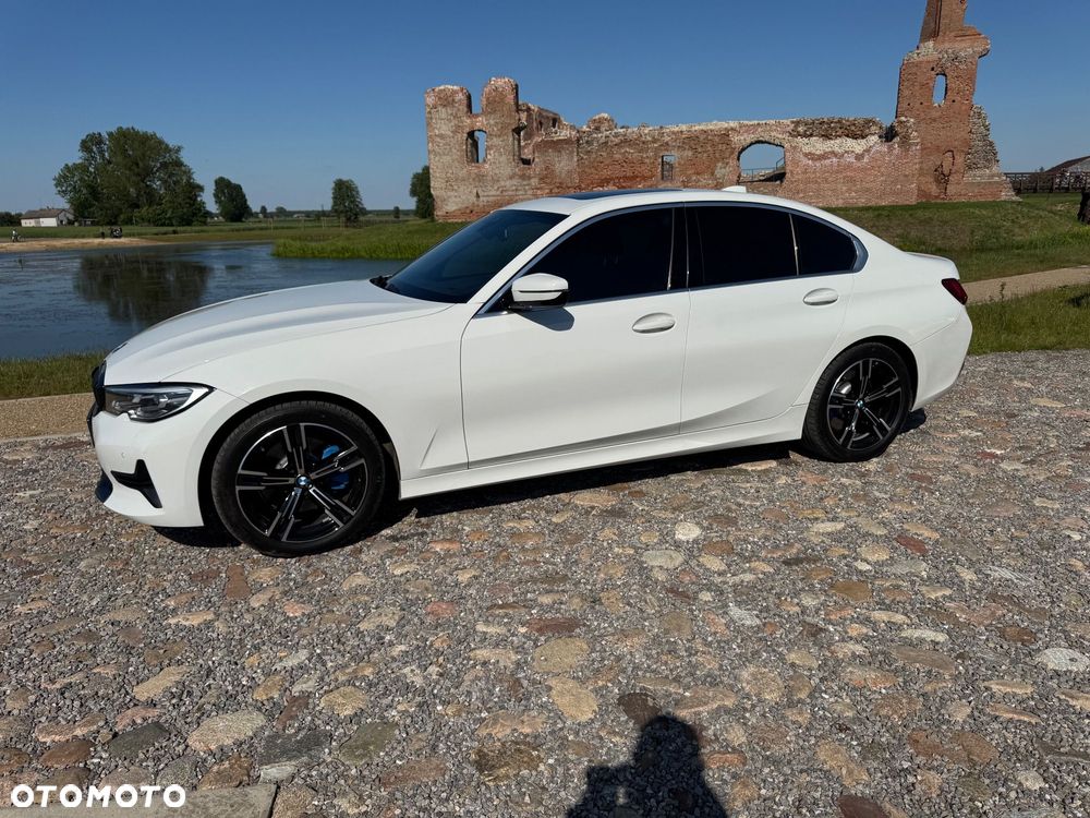 BMW Seria 3 330i Sport Line sport - 12