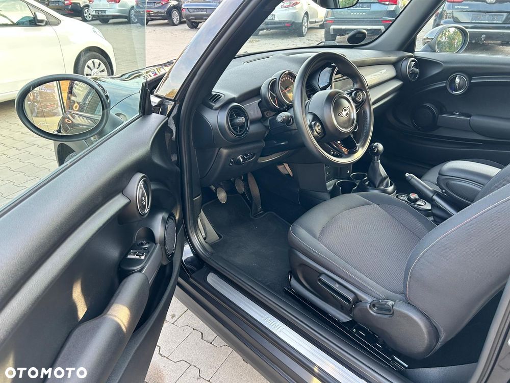 MINI Cooper Classic Trim - 19
