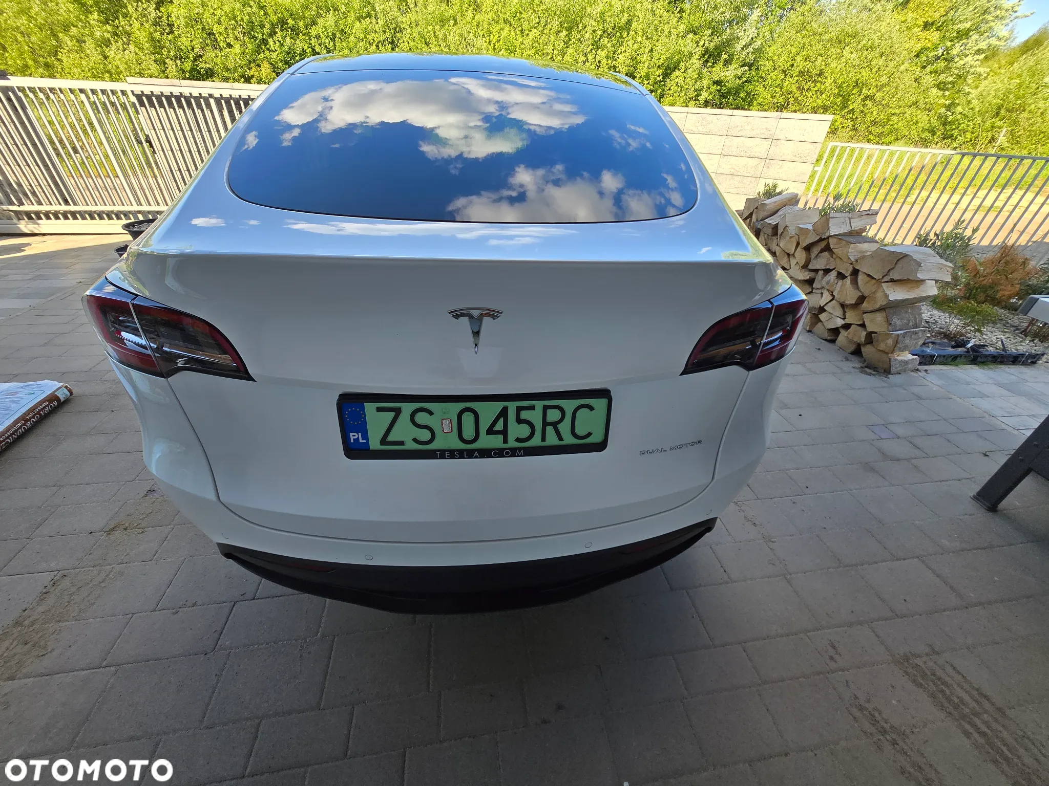 Tesla Y Long Range AWD - 3