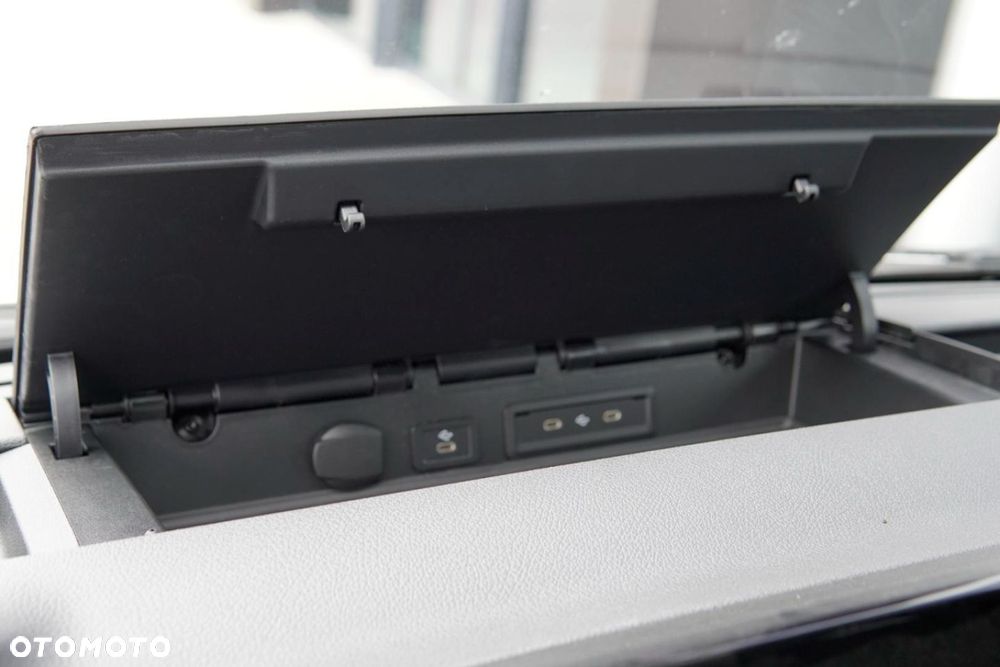 Mercedes-Benz Sprinter - 22