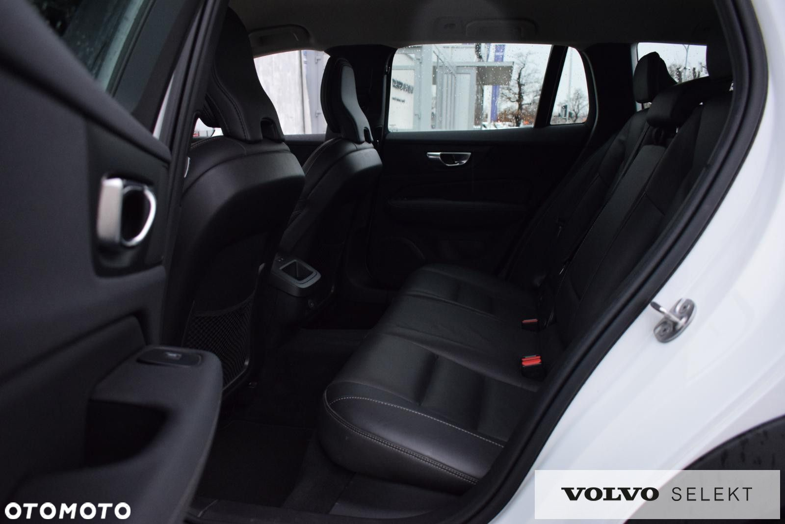 Volvo V60 Cross Country - 21