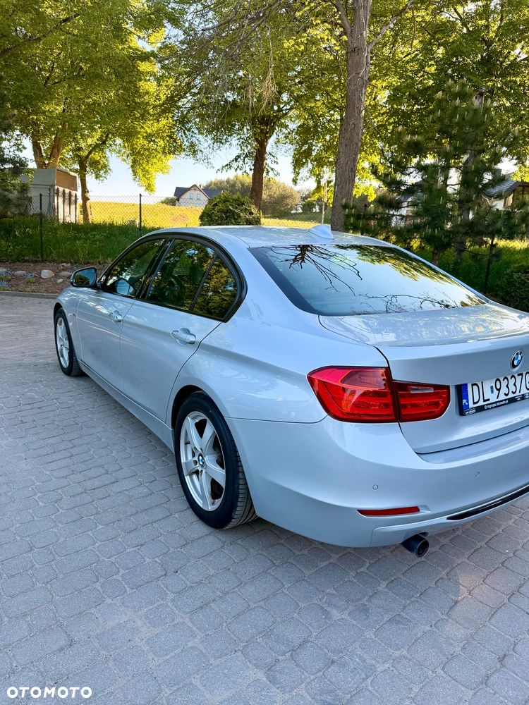 BMW Seria 3 320d - 5