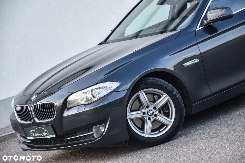 BMW Seria 5 525d Touring Sport-Aut Luxury Line - 14