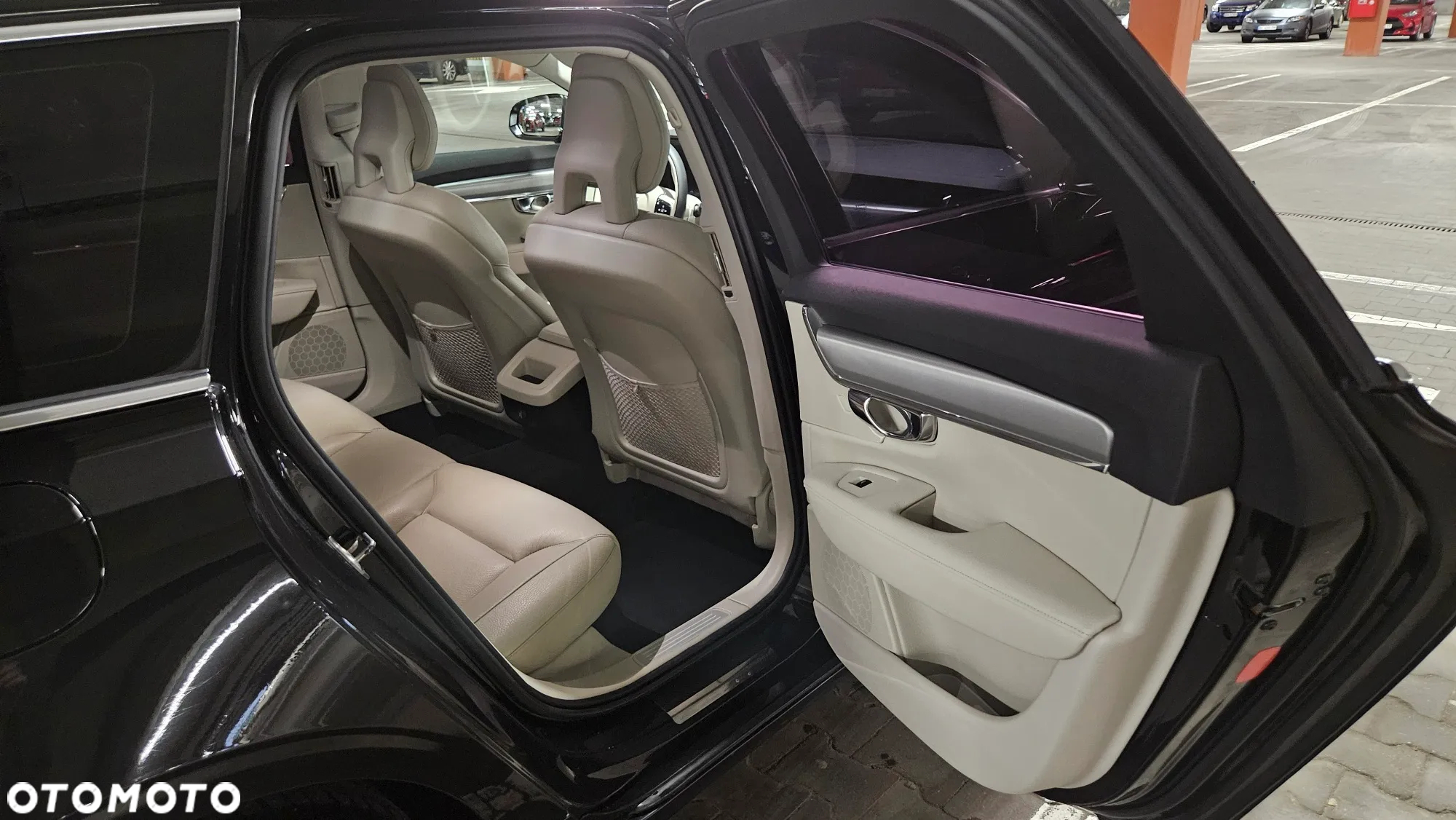 Volvo V90 D4 Momentum - 15