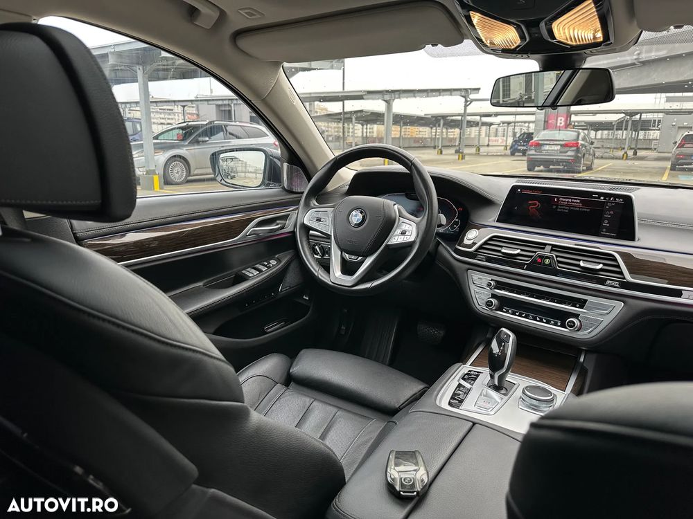 BMW Seria 7 745Le xDrive - 17