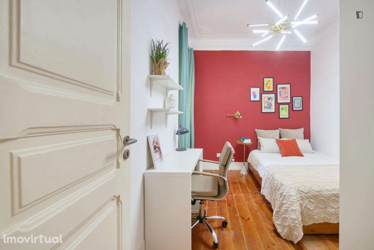 Quarto - localizado em São Sebastião Lisbon - Grande imagem: 3/33