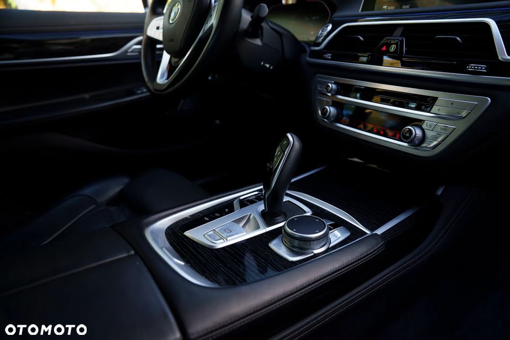 BMW Seria 7 730d mHEV - 18