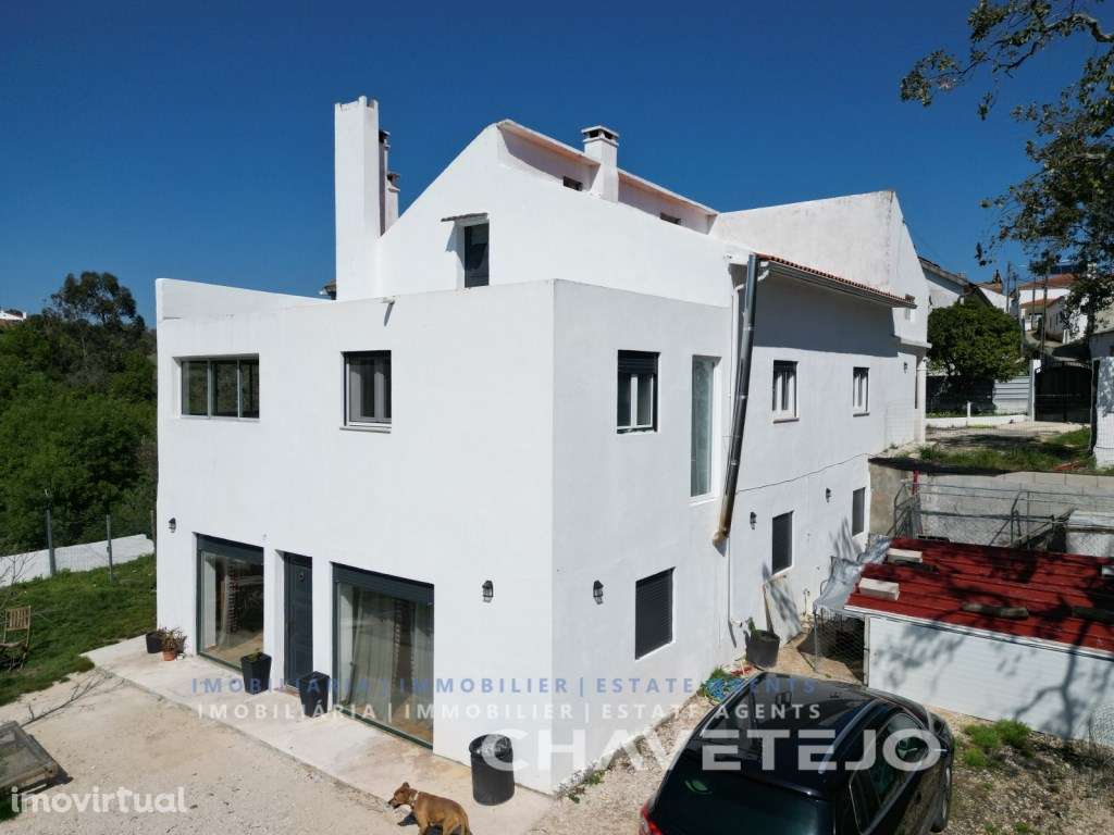 Moradia espaçosa de 2 pisos com terreno a 4.4 km da cidade de Tomar. - Grande imagem: 2/40