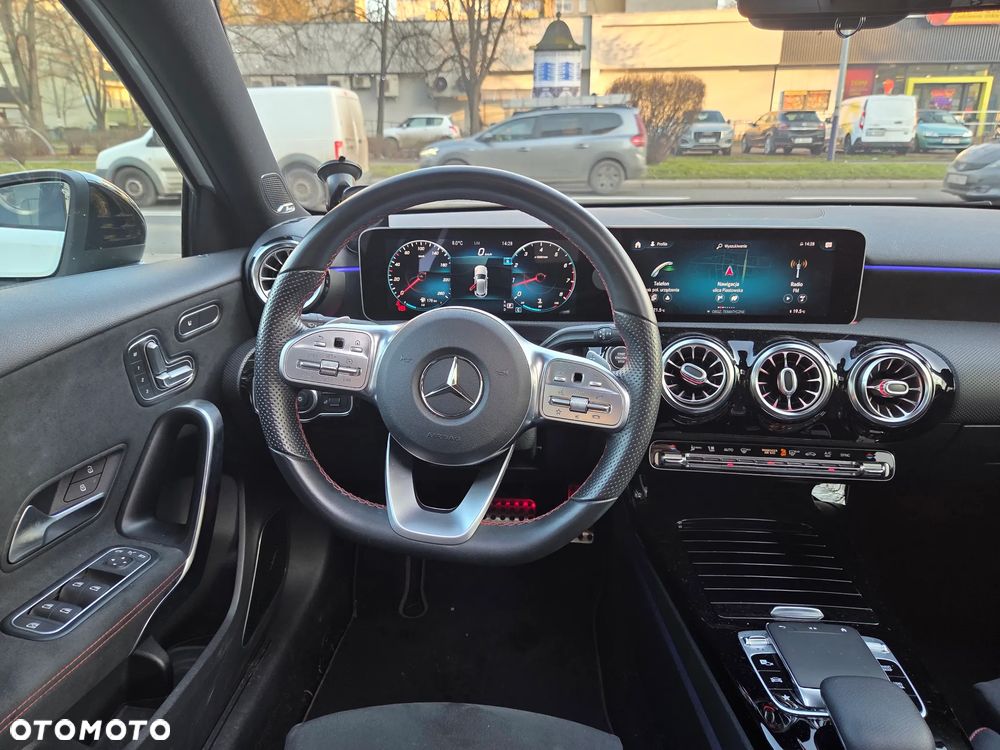 Mercedes-Benz Klasa A 220 4-Matic AMG Line 7G-DCT - 21