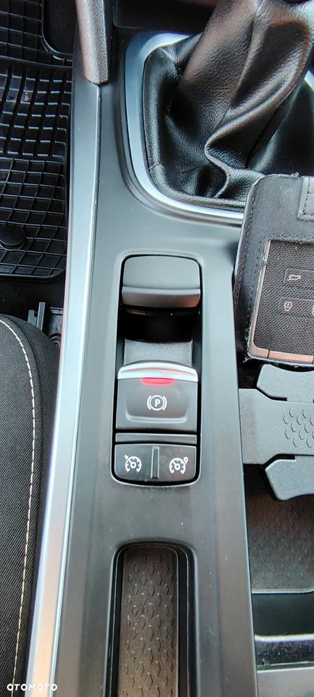 Renault Megane ENERGY TCe 130 Start & Stop Paris Business - 17