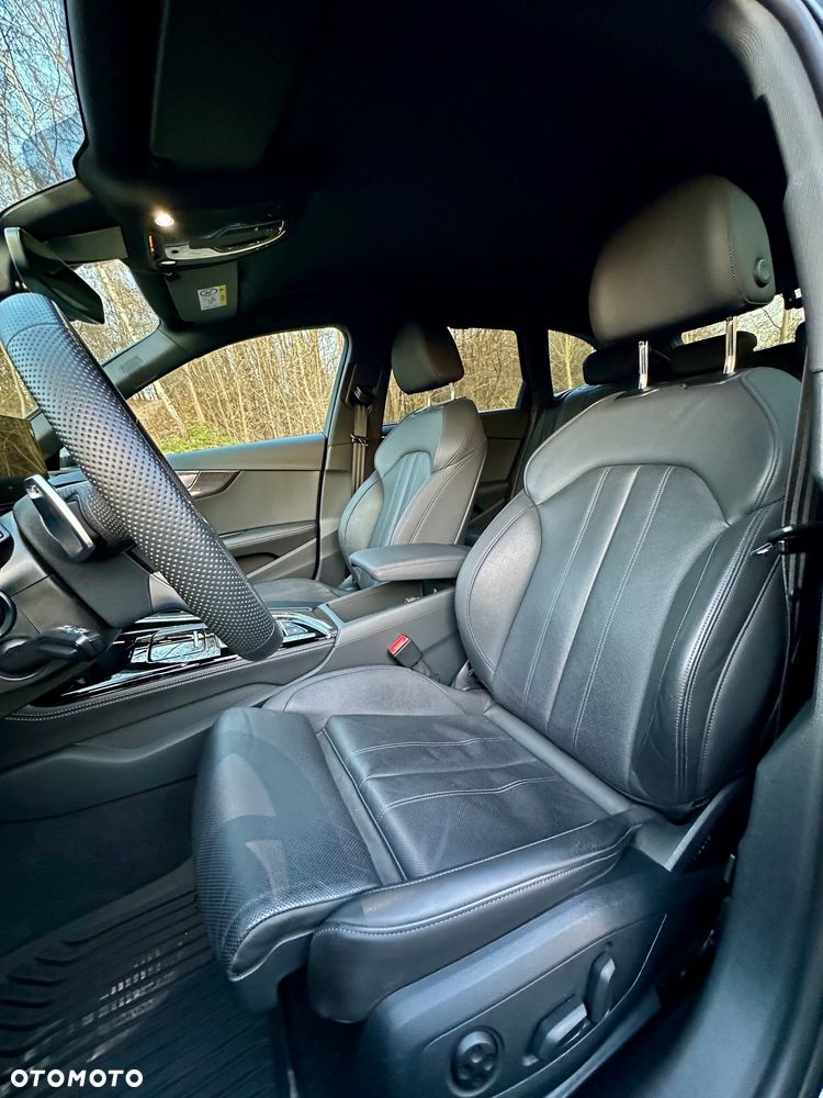 Audi RS4 Limousine - 14