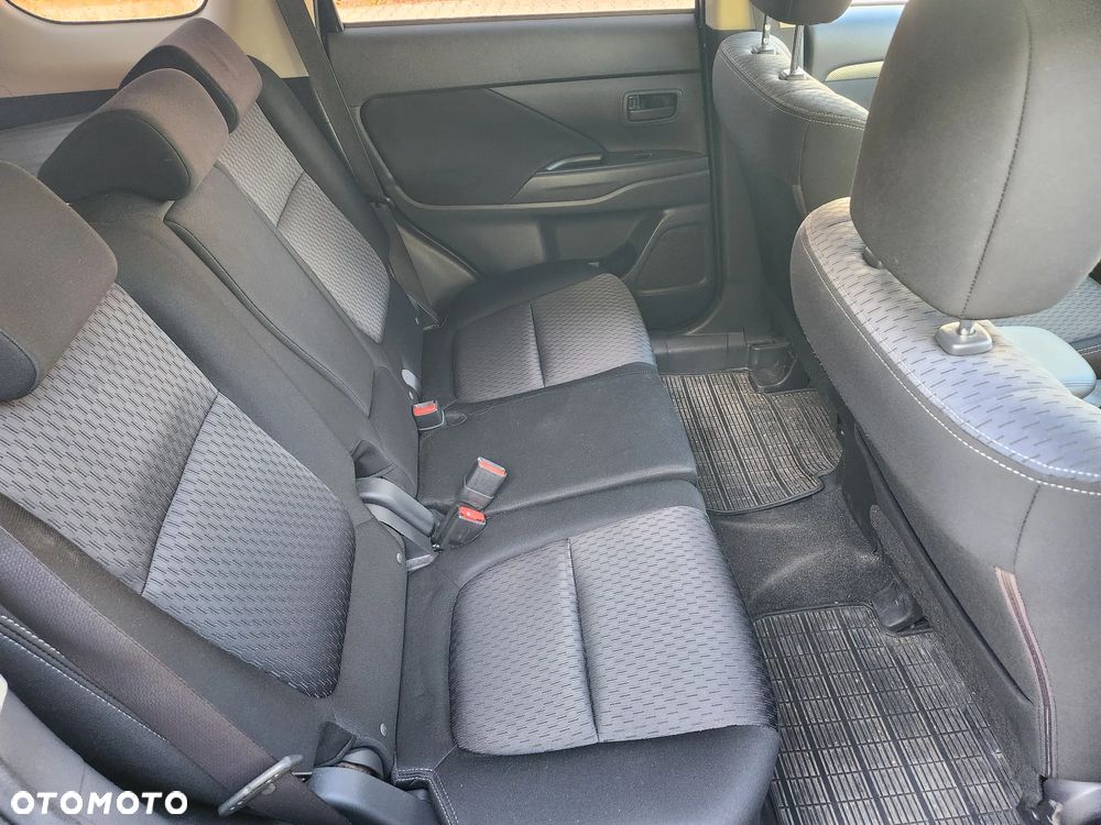 Mitsubishi Outlander 2.0 Intense 2WD - 11