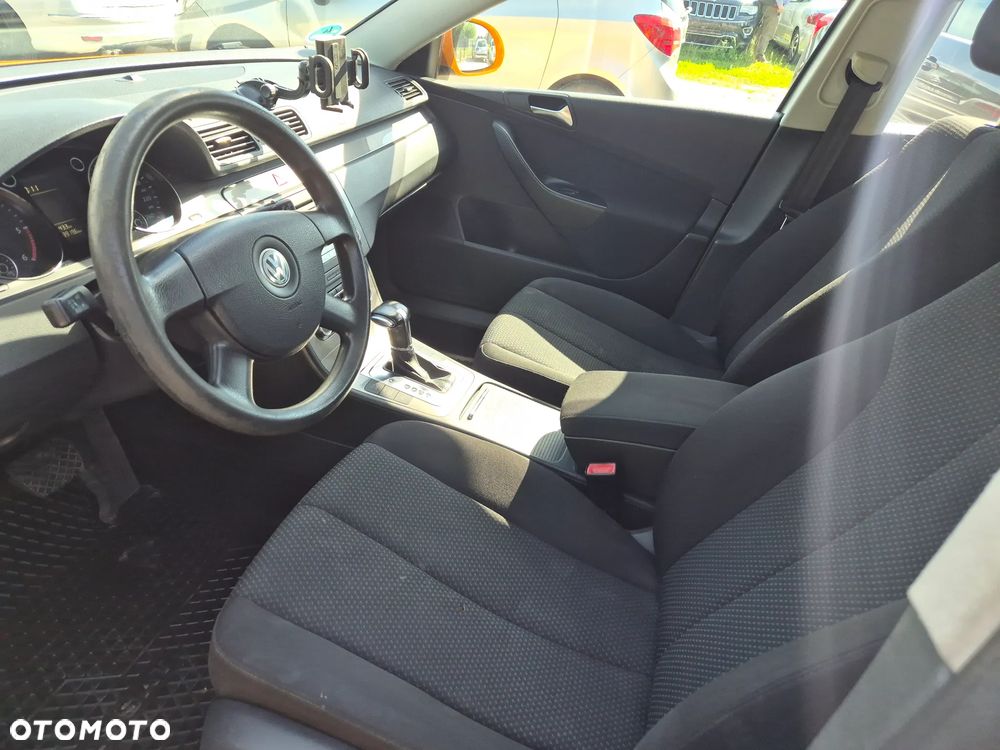 Volkswagen Passat 2.0 Blue TDI DSG SCR Comfortline - 9