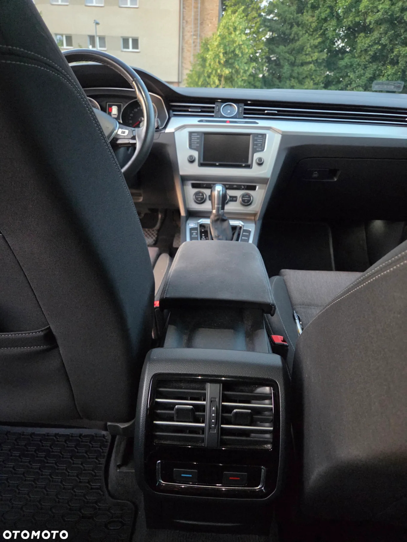 Volkswagen Passat - 13