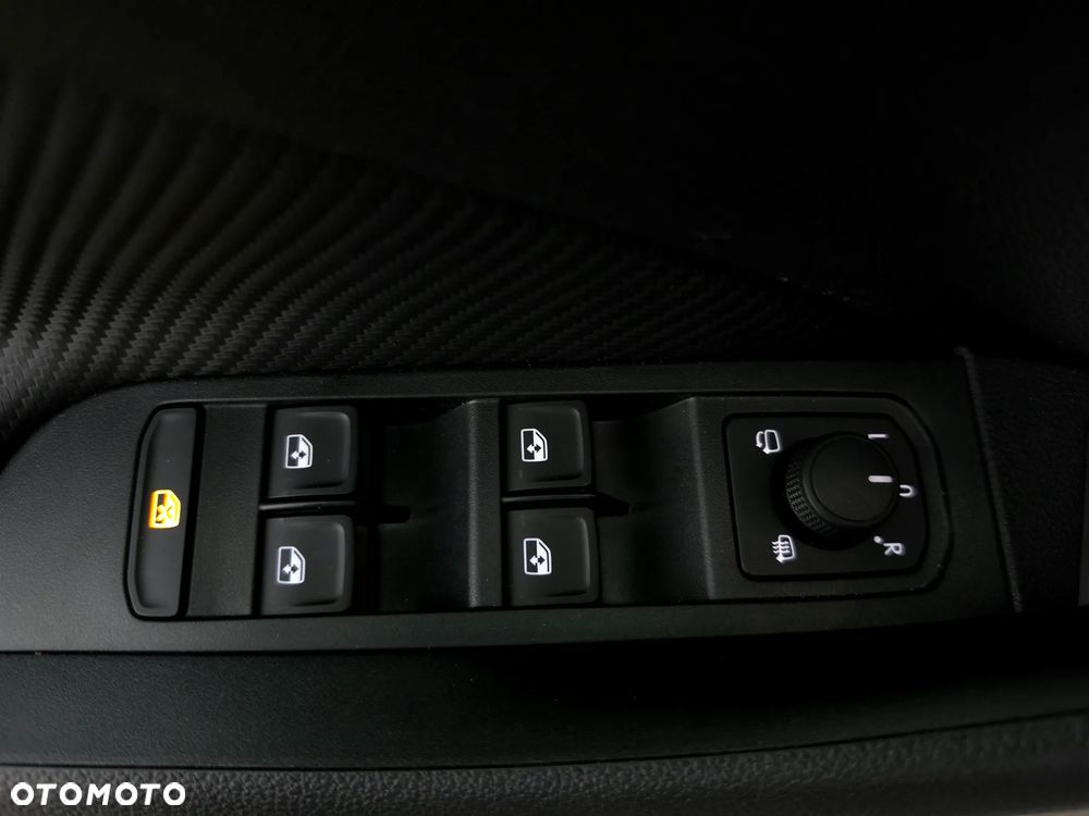 Skoda Kamiq 1.5 TSI Monte Carlo DSG - 19