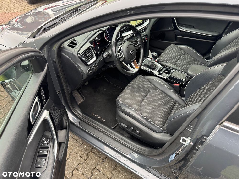 Kia Ceed 1.4 T-GDI OPF GT Line - 13