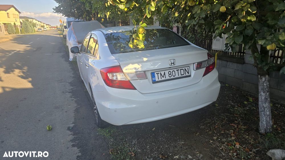 Honda Civic 1.8 AT ES - 3