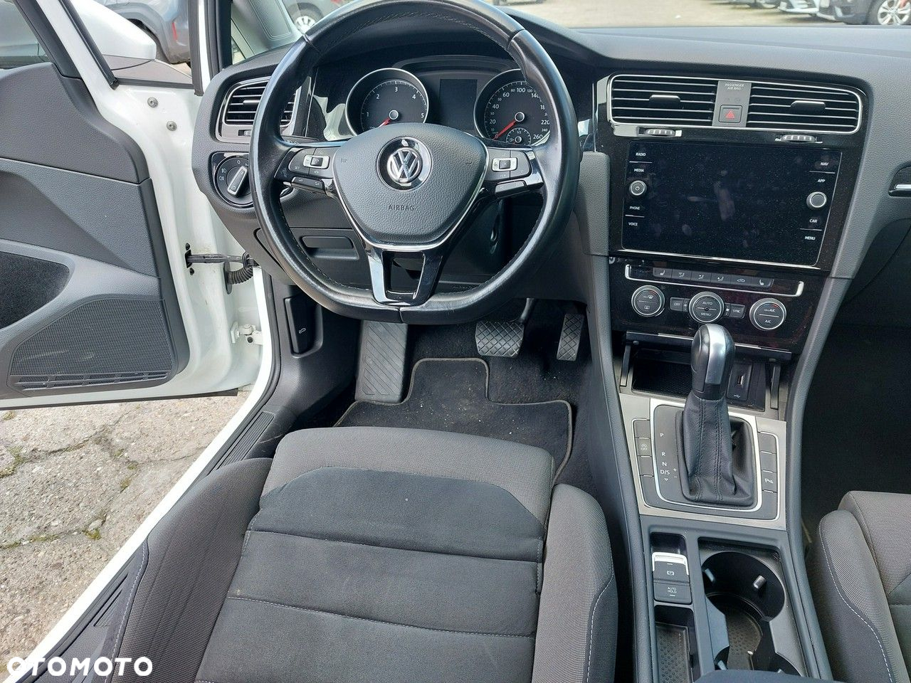 Volkswagen Golf - 17