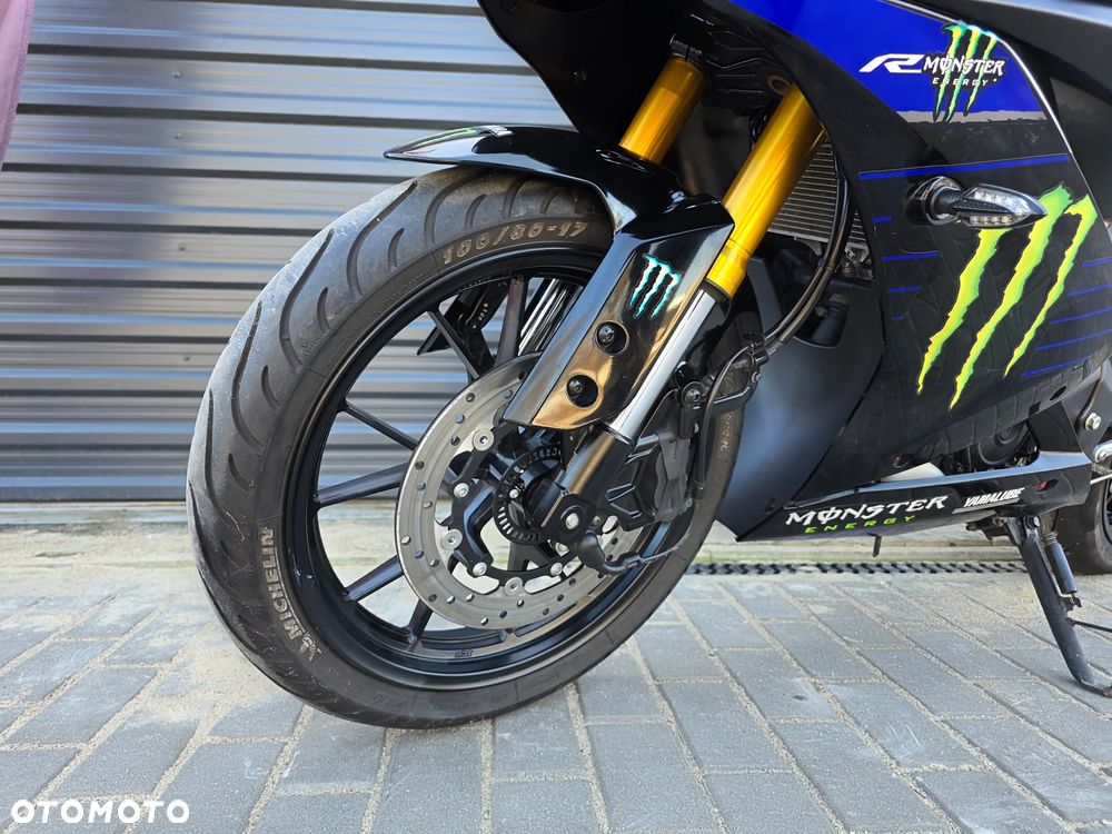 Yamaha YZF - 12
