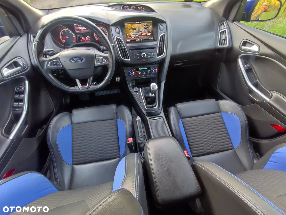 Ford Focus 2.0 TDCi ST - 12