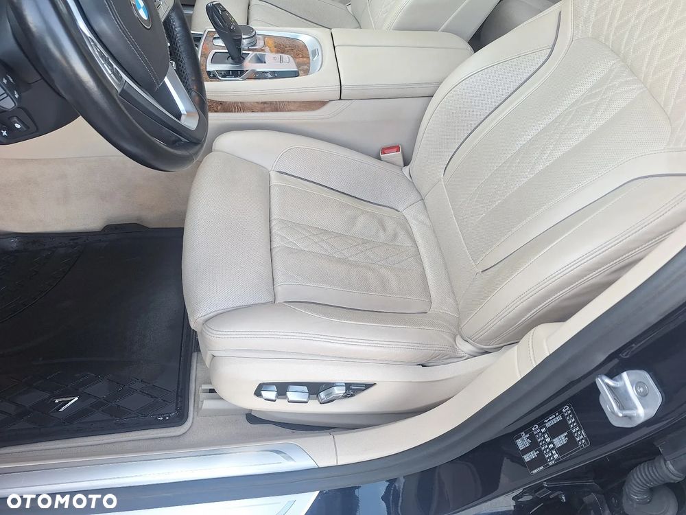 BMW Seria 7 - 12