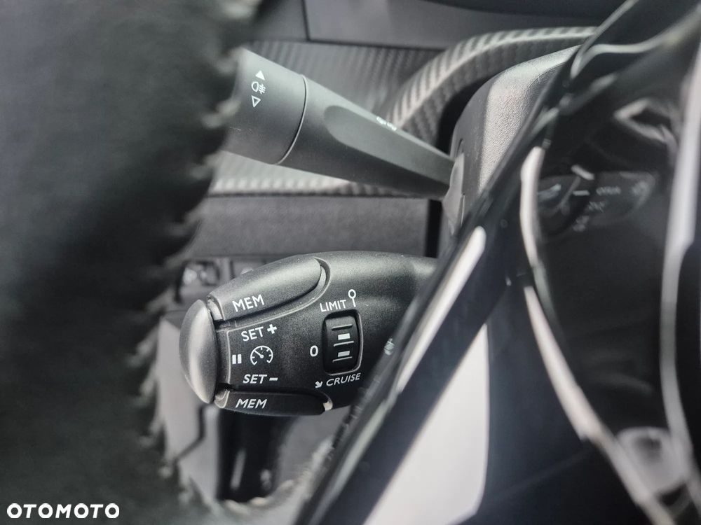 Peugeot 2008 1.2 PureTech Allure Pack S&S - 18