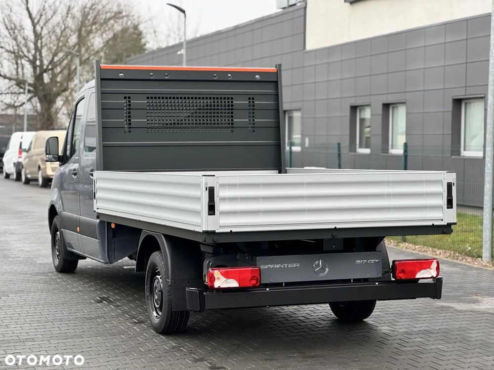 Mercedes-Benz Sprinter - 5