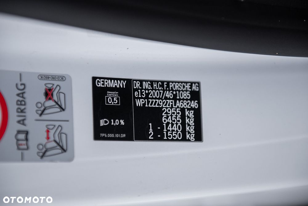 Porsche Cayenne S Diesel Platinum Edition - 37