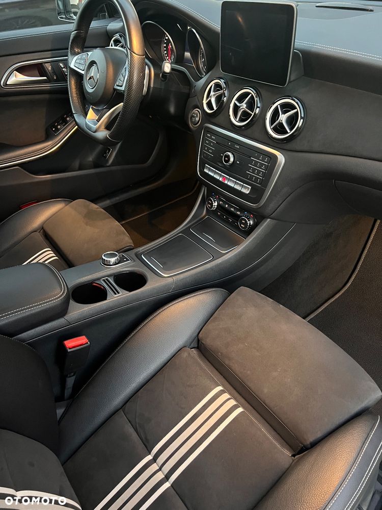 Mercedes-Benz CLA 250 4-Matic AMG Line - 20