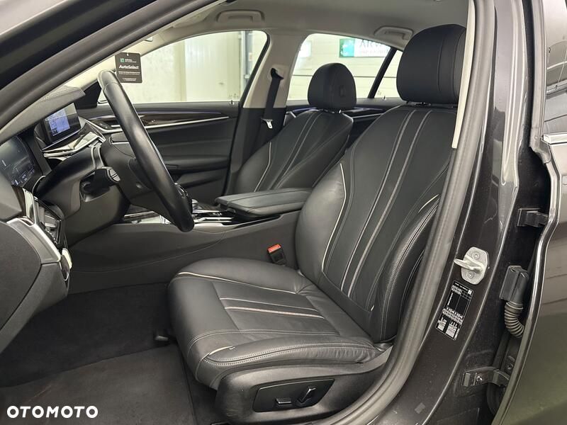 BMW Seria 5 520i mHEV Luxury Line - 11