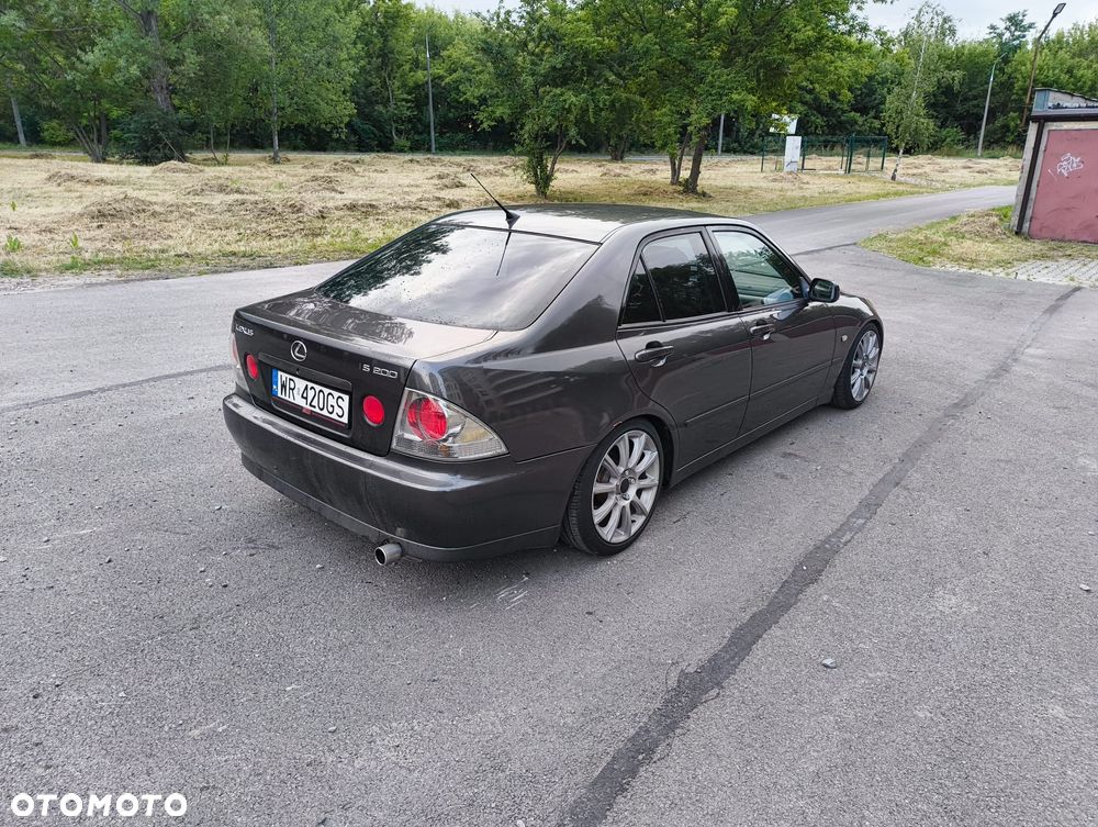 Lexus IS - 2