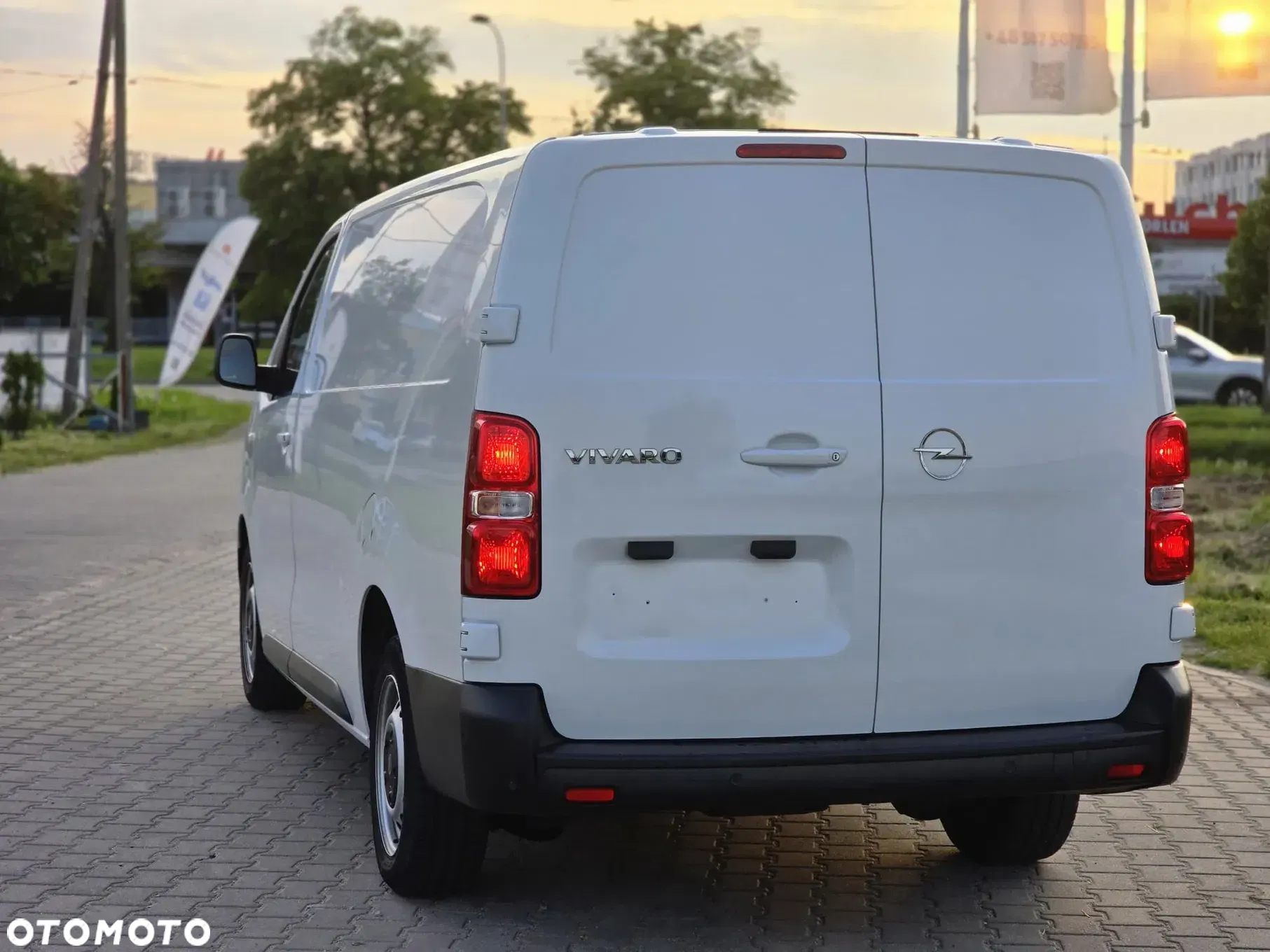 Opel Vivaro Kasten - 11