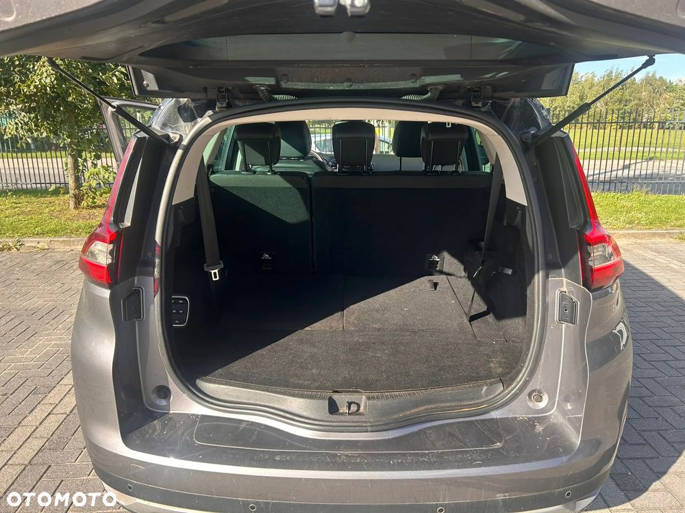 Renault Grand Scenic - 9