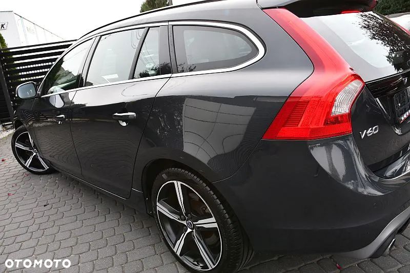 Volvo V60 D3 R-Design - 28