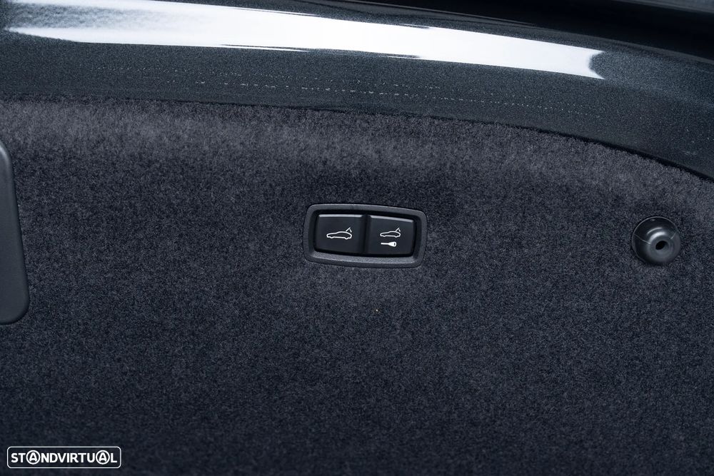 Porsche Taycan Turbo - 14