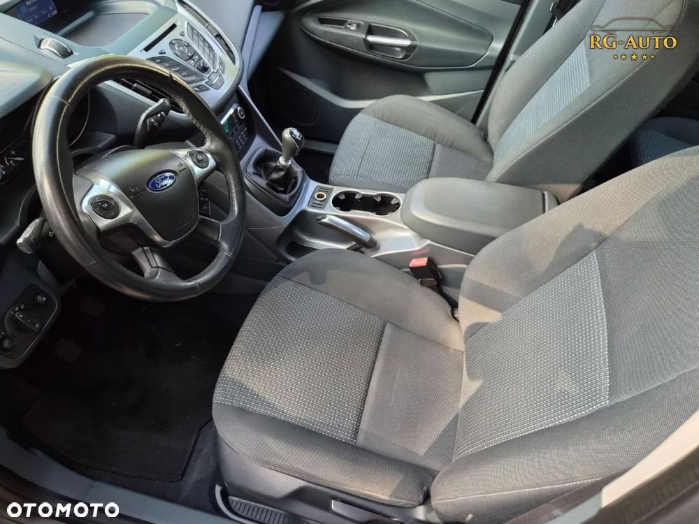 Ford Grand C-MAX - 29