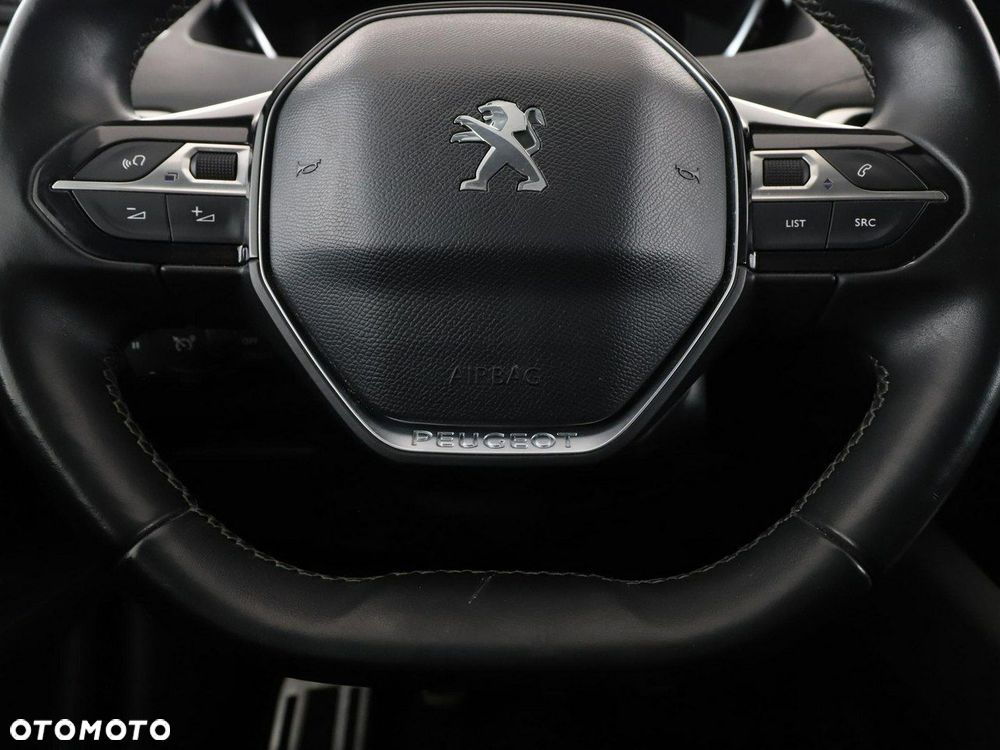 Peugeot 3008 1.2 PureTech Road Trip S&S - 22