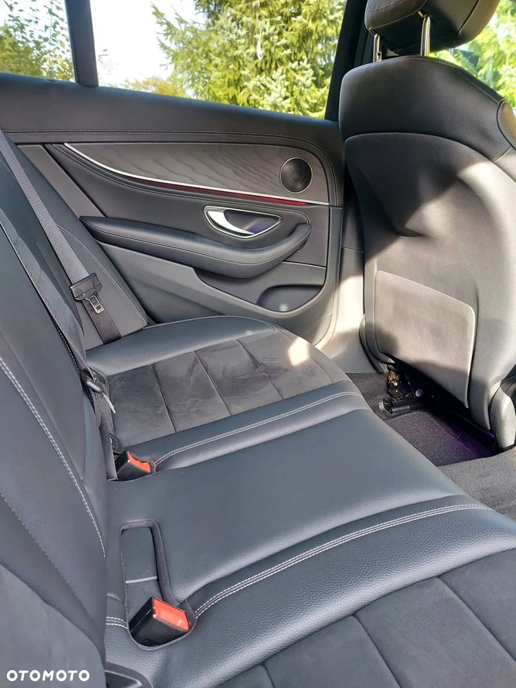 Mercedes-Benz Klasa E ver-220-d-4--matic-9g--tronic - 10