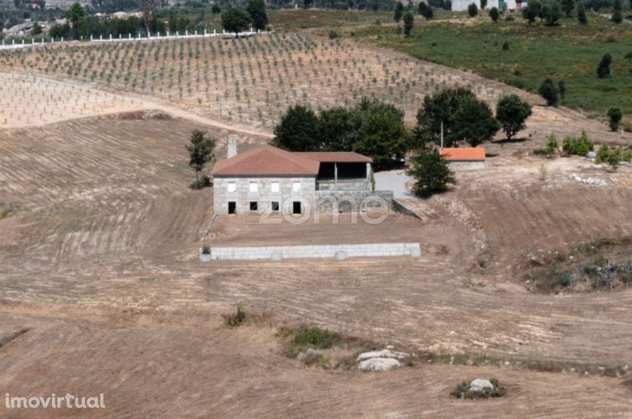 Propriedade Única no Norte de Portugal-Deslumbrante Quinta de 17 HA - Grande imagem: 2/40