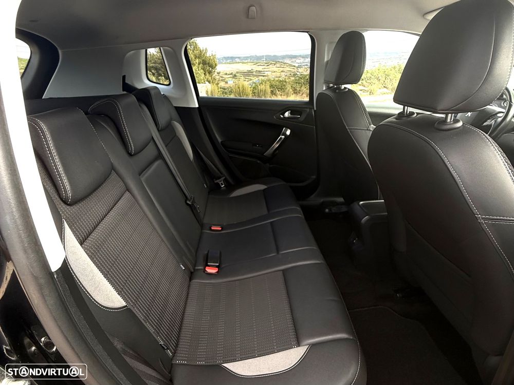 Peugeot 2008 1.2 PureTech Allure - 13