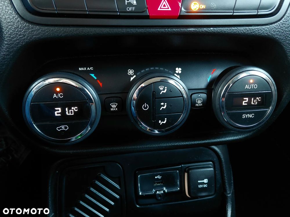 Jeep Renegade 1.4 MultiAir DSG Limited - 29