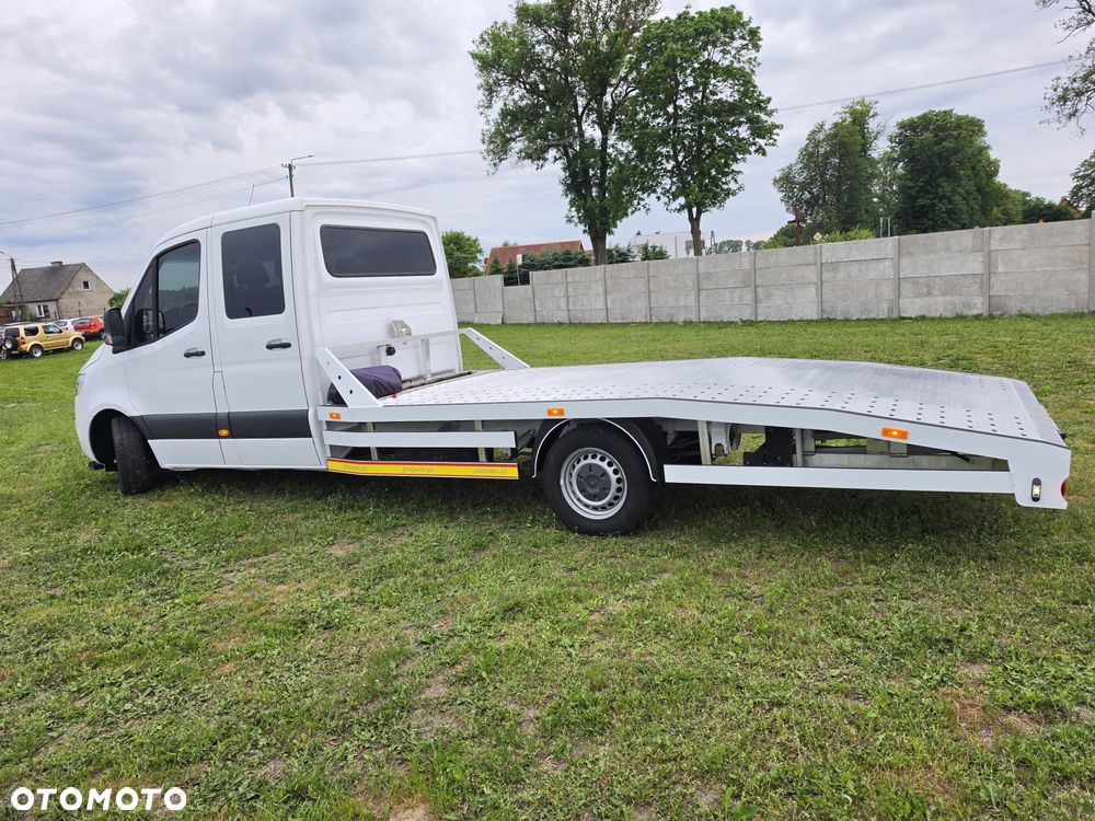 Mercedes-Benz Sprinter 907 - 11
