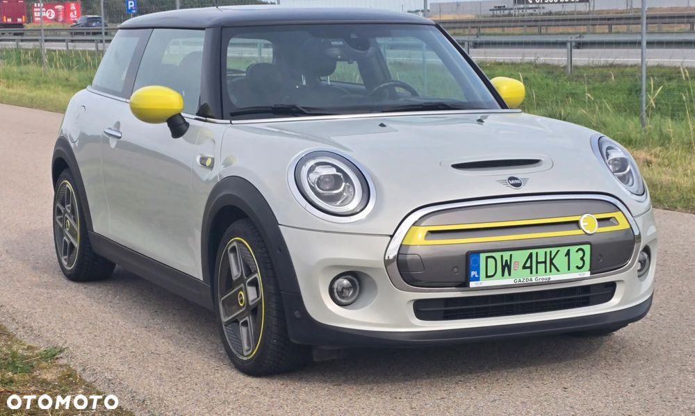 MINI Cooper SE Yours Trim - 9