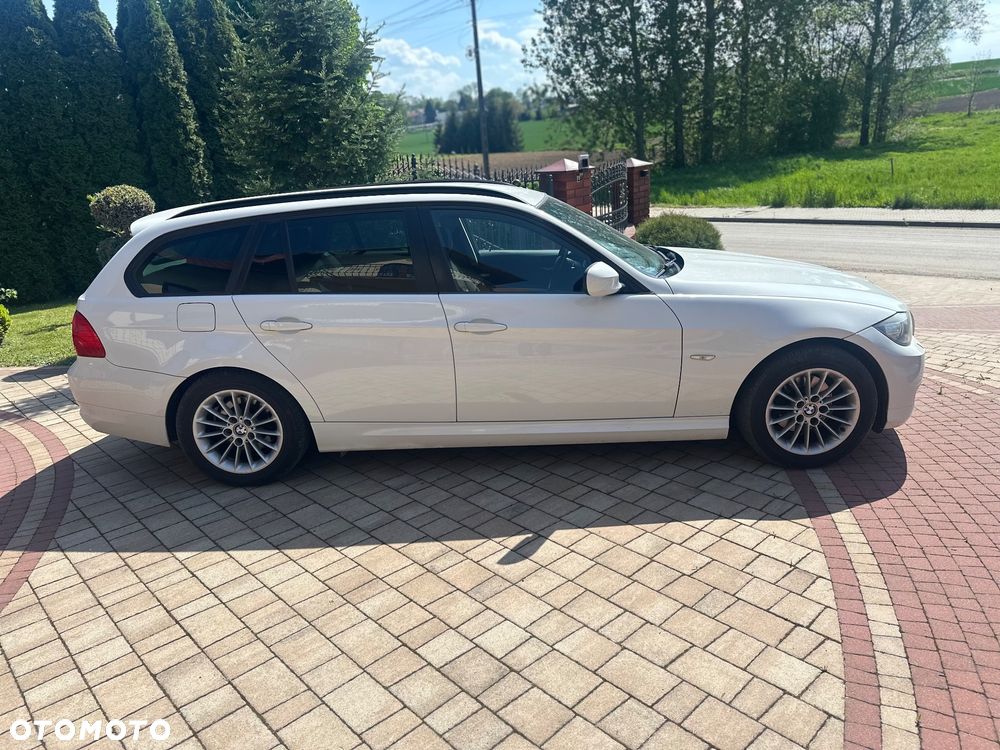 BMW Seria 3 318i - 5