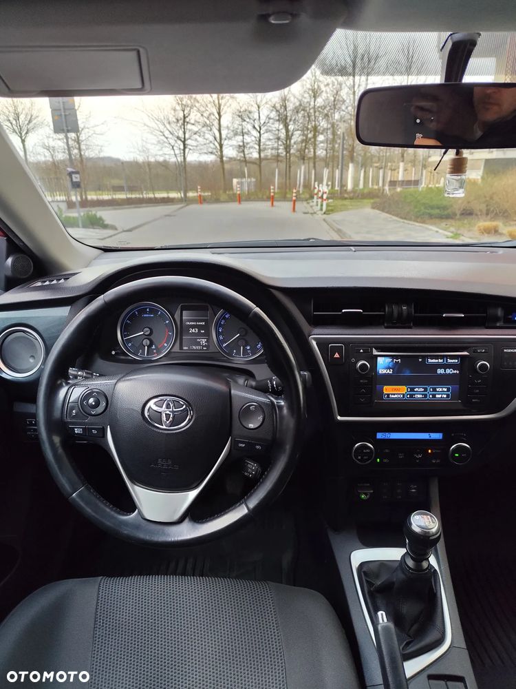 Toyota Auris 1.6 Prestige - 7