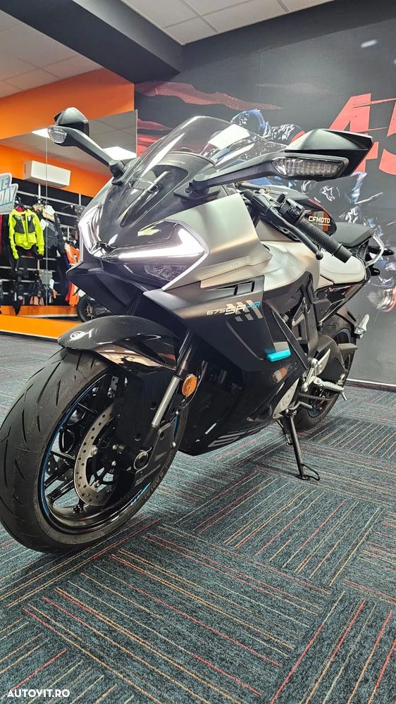 CF Moto 675 SR-R - 3