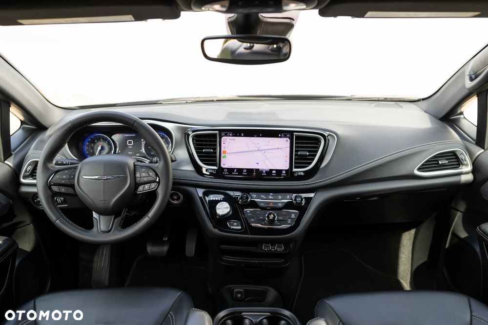 Chrysler Pacifica - 17